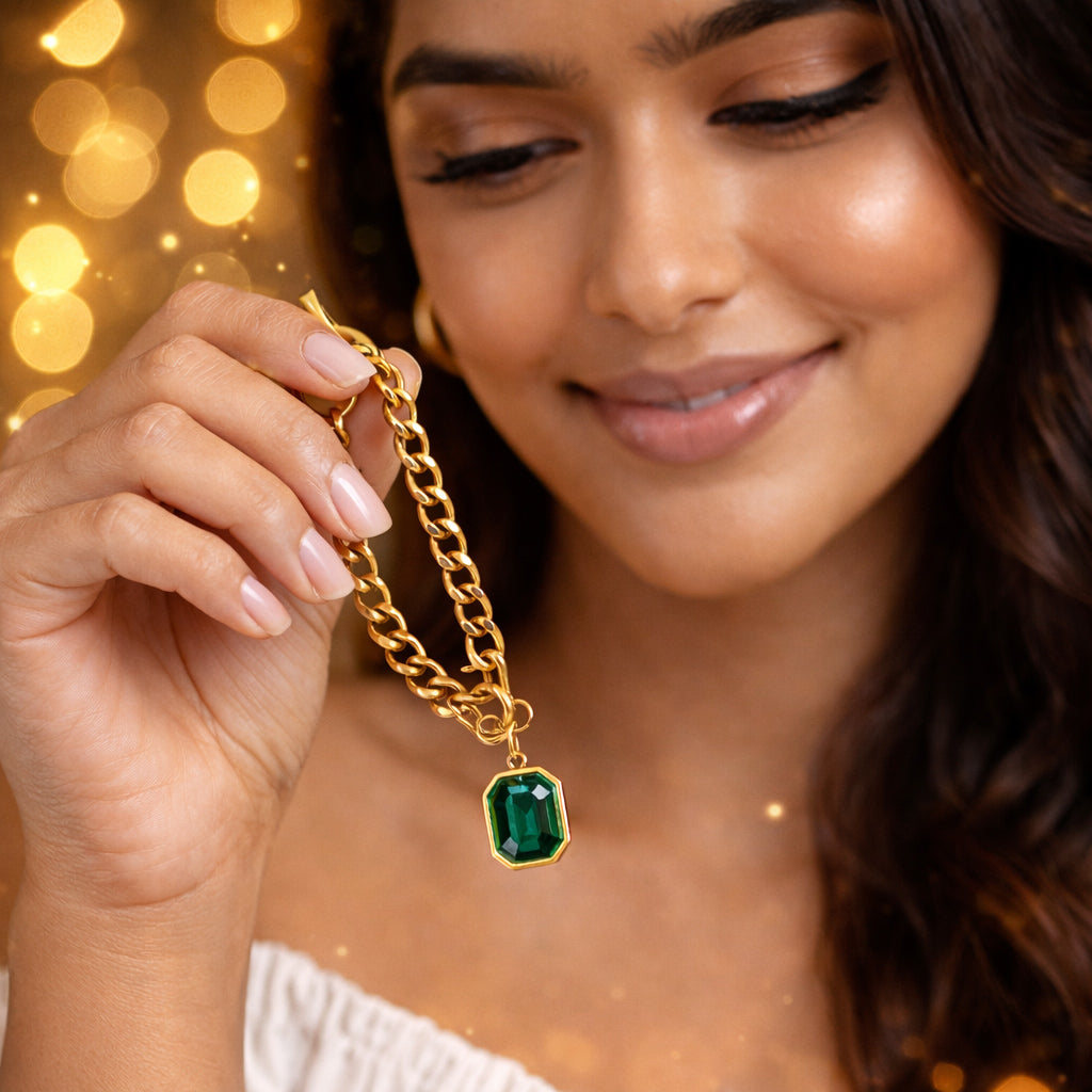 Hypoallergenic gold-plated jewelry explained with skin-friendly materials