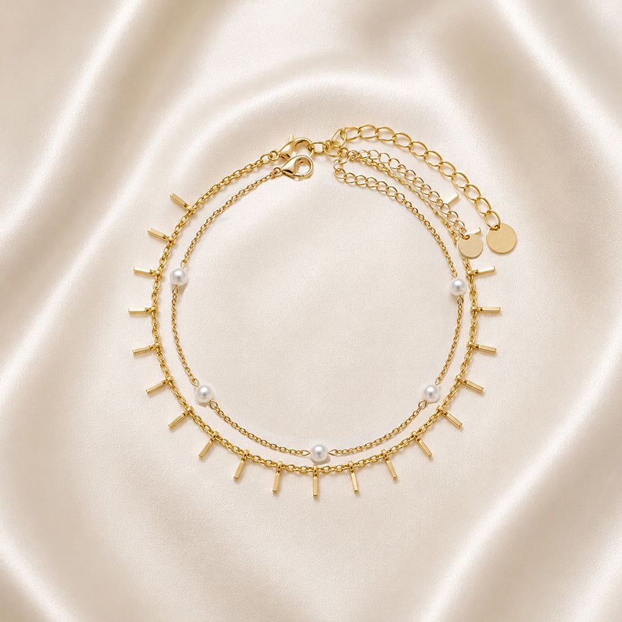 Two layers Gold anklet with pearls.
